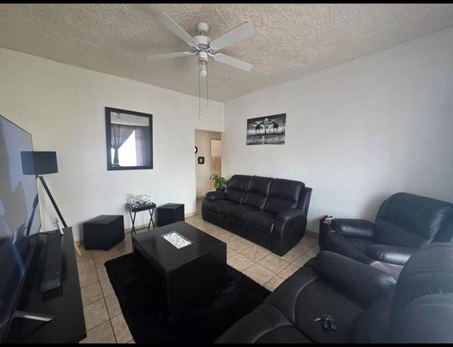 2 BEDROOM APARTMENT FOR SALE IN CRUYWAGEN PARK